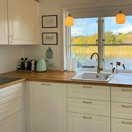 Vakantiehuis By The Water In Oer Maritime