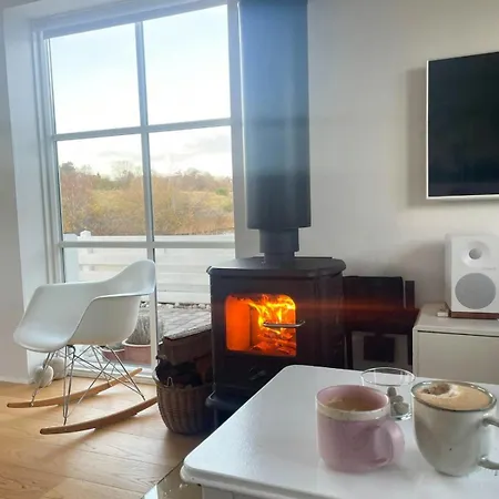 Vakantiehuis By The Water In Oer Maritime